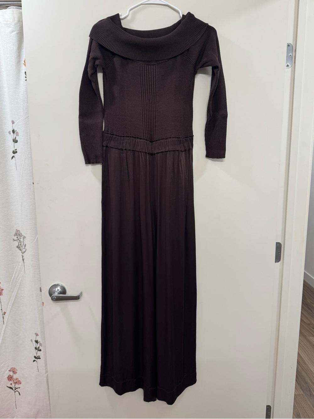 Classic Off-Shoulder Long Sleeve Jumpsuit - Brown (Size MP)